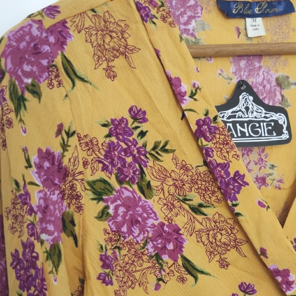 FINAL SALE 🆕 BOHO FLORAL TOP - Picture 4 of 10